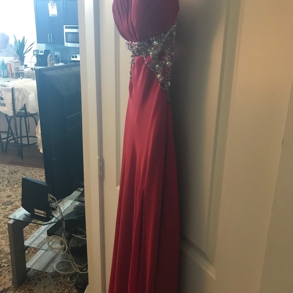 Beautiful Red Formal/Prom Dress - Picture 3 of 5